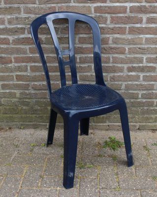 plastic stoel blauw